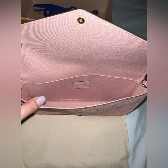 Louis Vuitton - Felicie Pochette - Picture 9 of 11
